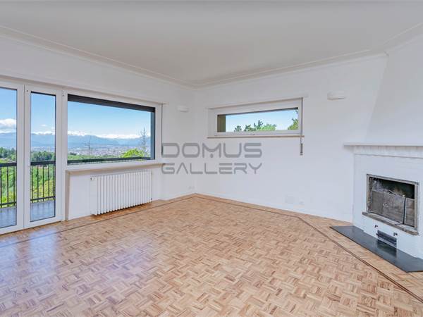 APPARTAMENTO VISTA CITTA' E MONTAGNE